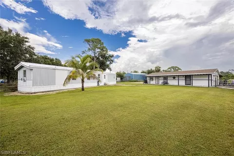 19600 Skipper Rd, North Fort Myers, FL 33917