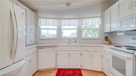 205 Sun Dr, North Fort Myers, FL 33903