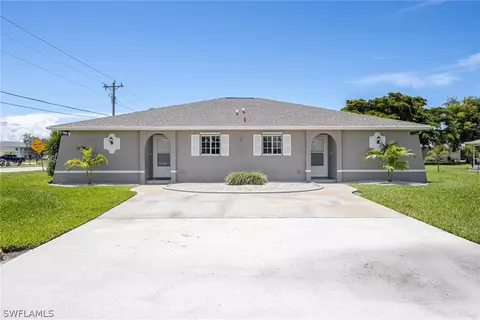 628 SE 13th St #A & B, Cape Coral, FL 33990