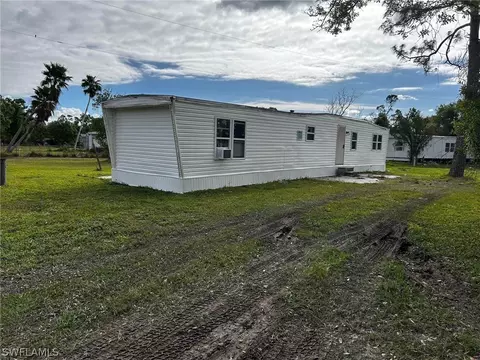6760 Golden Rd, North Fort Myers, FL 33917