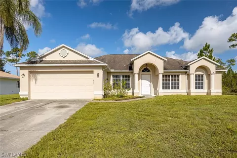 917 Jackson Ave, Lehigh Acres, FL 33972