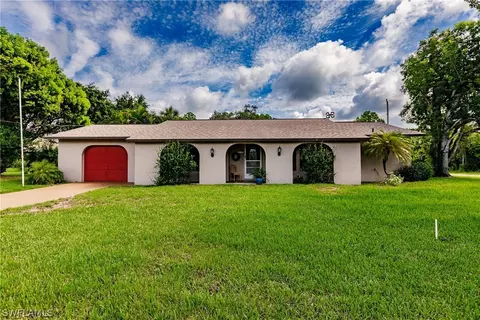 735 Manhattan St E, Lehigh Acres, FL 33974