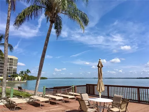 4263 Bay Beach Ln #111, Fort Myers Beach, FL 33931