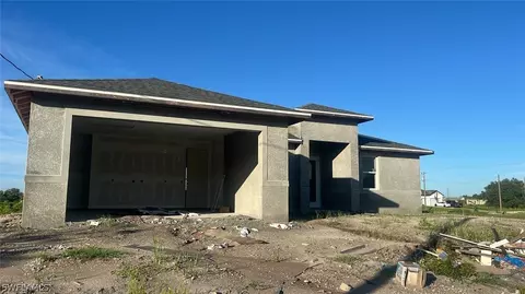 8028 Melody Cir, Labelle, FL 33935