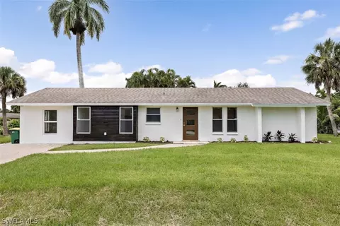 4639 Parrot Ave, Naples, FL 34104
