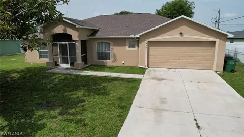 462 NE 2nd Pl, Cape Coral, FL 33909