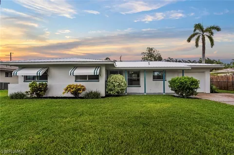 5213 Elm Ct, Cape Coral, FL 33904