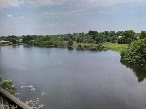 2067 W Lakeview Blvd #11, North Fort Myers, FL 33903
