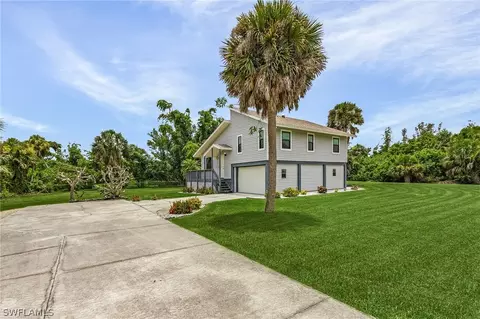 7365 Kreamers Dr, Bokeelia, FL 33922