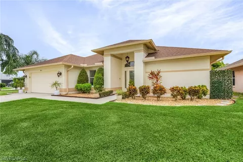 3855 Groton Ct, Naples, FL 34112