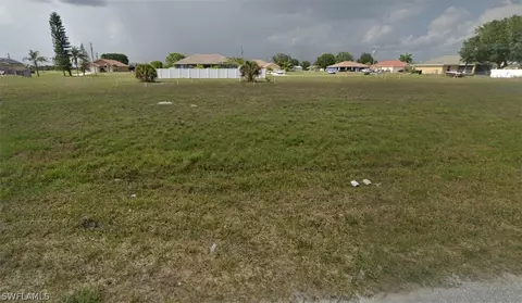 2113 NE 15th St, Cape Coral, FL 33909