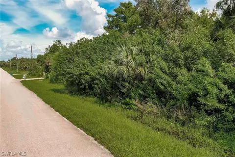 725 35th Ave NW, Naples, FL 34120