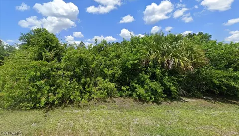 1052 Citrus Ave S, Lehigh Acres, FL 33974