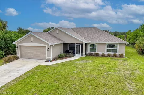 525 Kingsbury Ln, Lehigh Acres, FL 33974