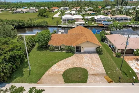 2406 SE 15th Ter, Cape Coral, FL 33990