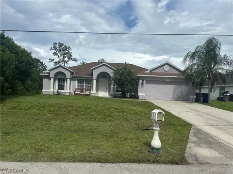 918 Mcarthur Ave, Lehigh Acres, FL 33936