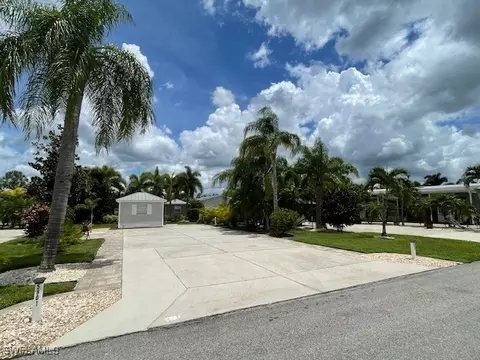 5801 Pathwood Ct, Fort Myers, FL 33905