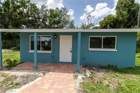 2715 Market St, Fort Myers, FL 33916
