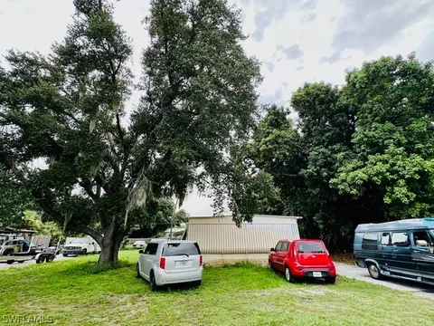 8240 Suncoast Dr, North Fort Myers, FL 33917
