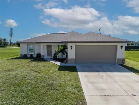 1101 NE 4th Pl, Cape Coral, FL 33909