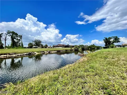 76 Mark Twain Ln, Rotonda West, FL 33947