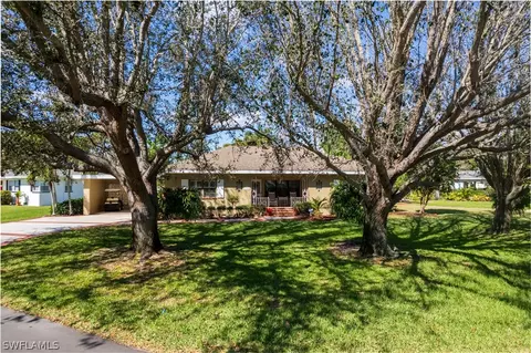 1745 Ardmore Rd, Fort Myers, FL 33901