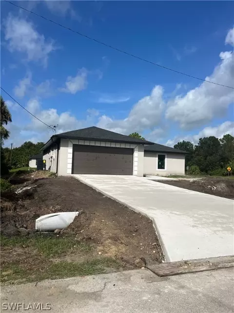 2104 W 13th St, Lehigh Acres, FL 33972