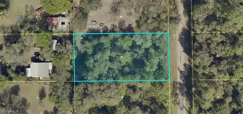 2011 Johns Ave, Alva, FL 33920