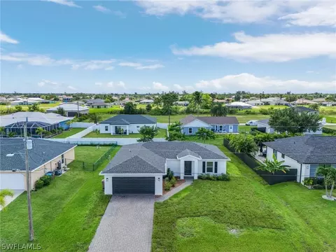 1725 NW 7th Pl, Cape Coral, FL 33993