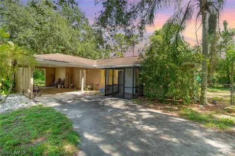 2101 E 6th St, Lehigh Acres, FL 33936