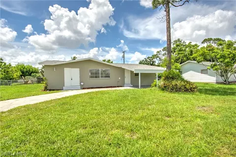 2306 Crystal Dr, Fort Myers, FL 33907