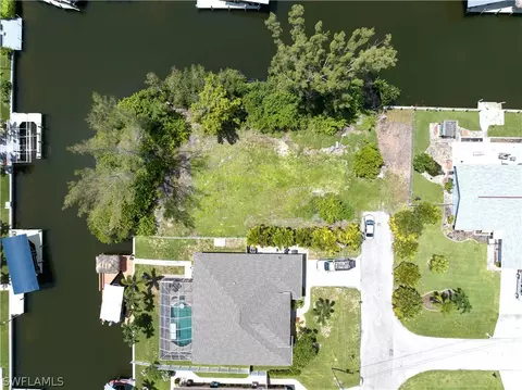 3021 SE 5th Ave, Cape Coral, FL 33904