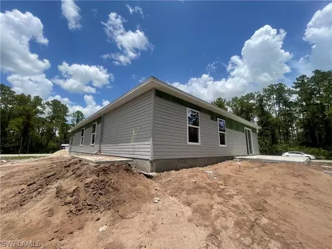 2906 E 21st St, Alva, FL 33920 photo 3