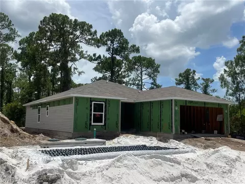 2906 E 21st St, Alva, FL 33920 photo 2