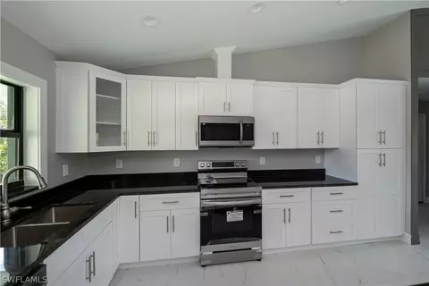 3323 Clearview Cir, Labelle, FL 33935 photo 21