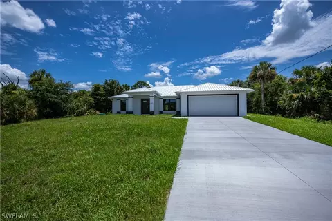 3323 Clearview Cir, Labelle, FL 33935 photo 2