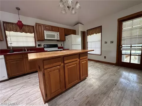 20781 Charing Cross Cir, Estero, FL 33928 photo 7