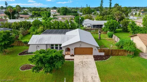 912 SE 31st Ln, Cape Coral, FL 33904