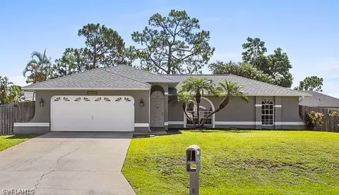 18045 Phlox Dr, Fort Myers, FL 33967