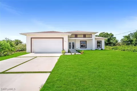 461 Willowbrook Dr, Lehigh Acres, FL 33972