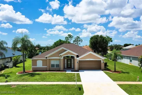 4601 Varsity Cir, Lehigh Acres, FL 33971