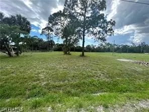 8018 Grady Dr, North Fort Myers, FL 33917