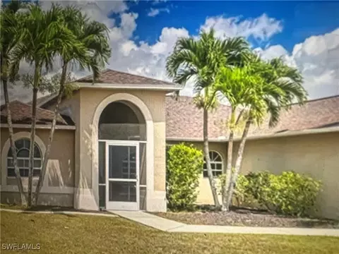 2207 SE 10th Ln, Cape Coral, FL 33990