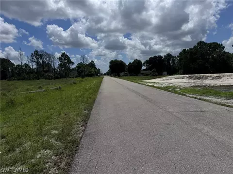 1143 Ebony St E, Lehigh Acres, FL 33974 photo 3