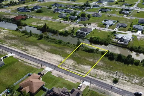 1012 NE 1st Pl, Cape Coral, FL 33909