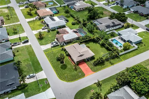 1302 SE 15th St, Cape Coral, FL 33990