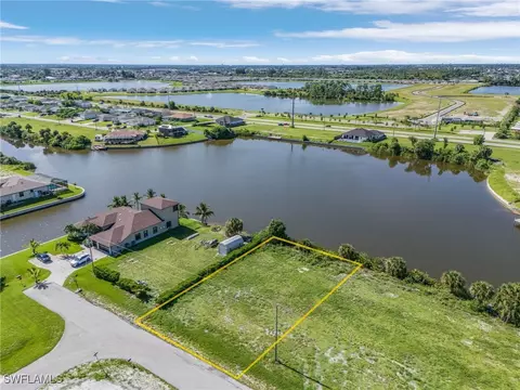 1216 NW 9th St, Cape Coral, FL 33993
