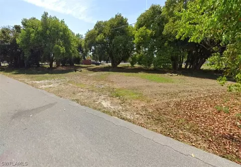 1542 Diego St, Fort Myers, FL 33916