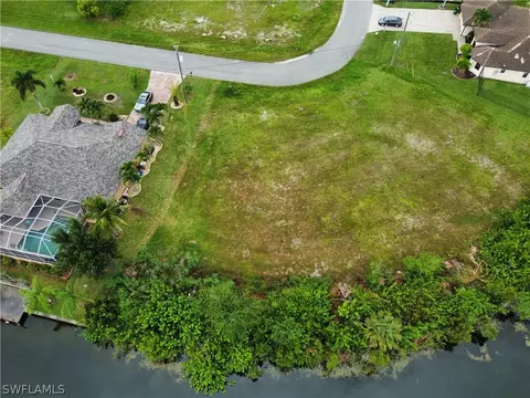 613 NW 19th Ter, Cape Coral, FL 33993