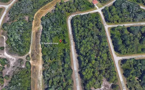 676 Stanwin Loop, Lehigh Acres, FL 33972 photo 3